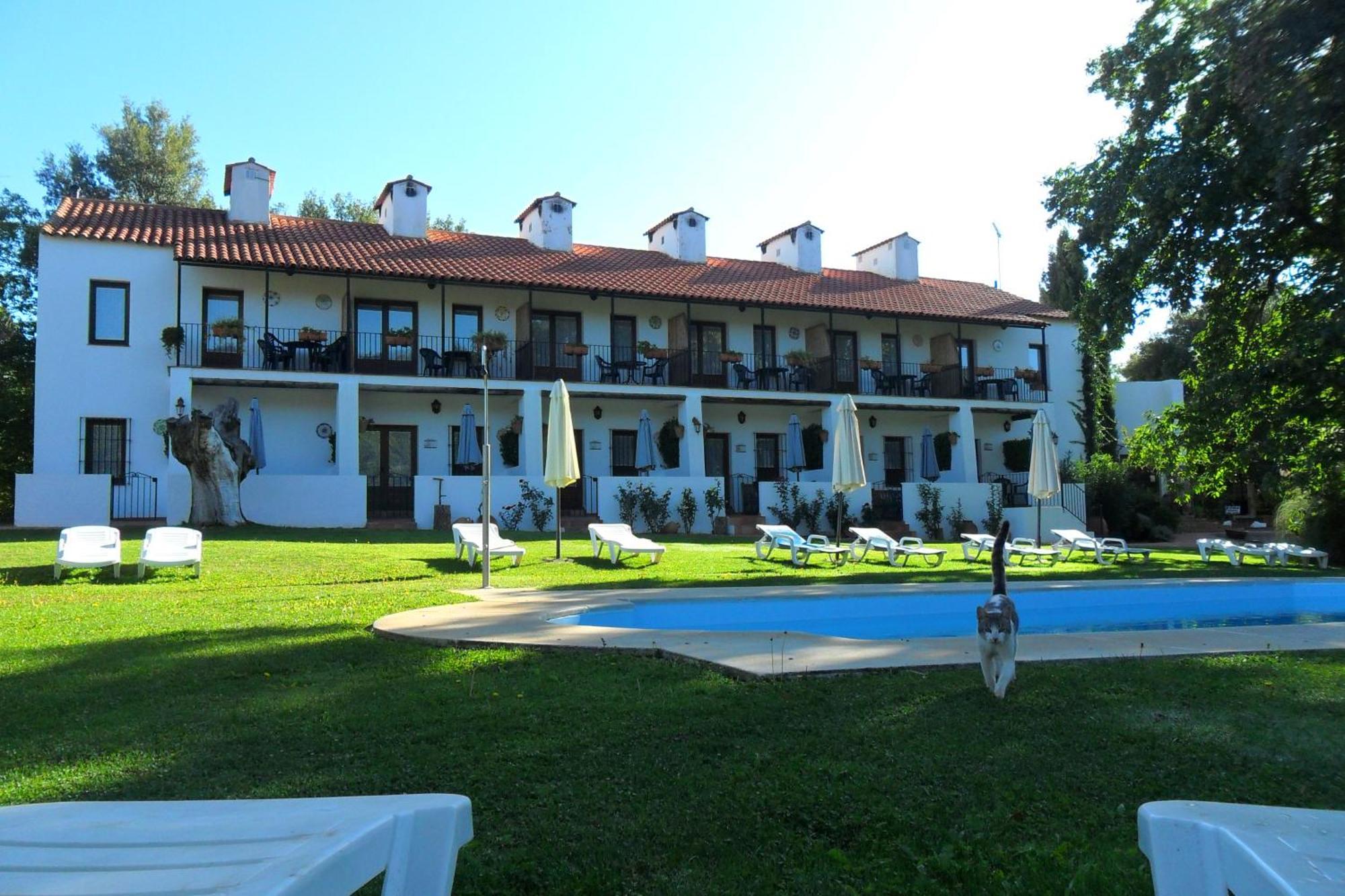 Hotel Apartamento Rural Finca La Media Legua Aracena Exterior foto