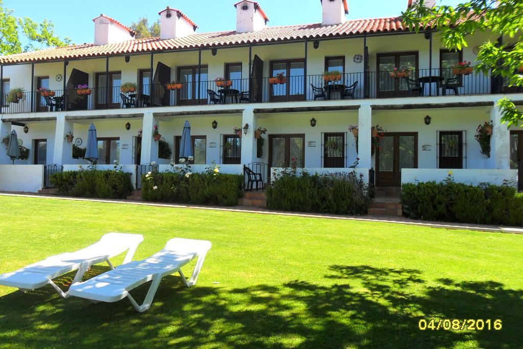 Hotel Apartamento Rural Finca La Media Legua Aracena Exterior foto